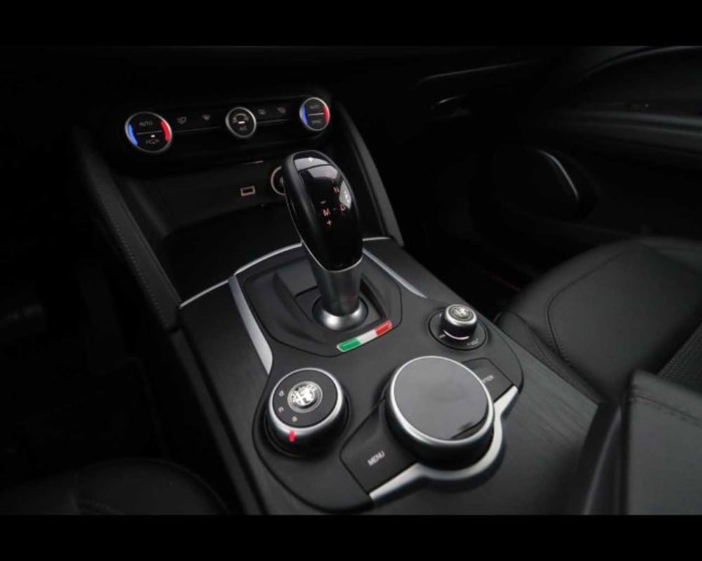 Alfa Romeo Stelvio usata a Bologna (17)