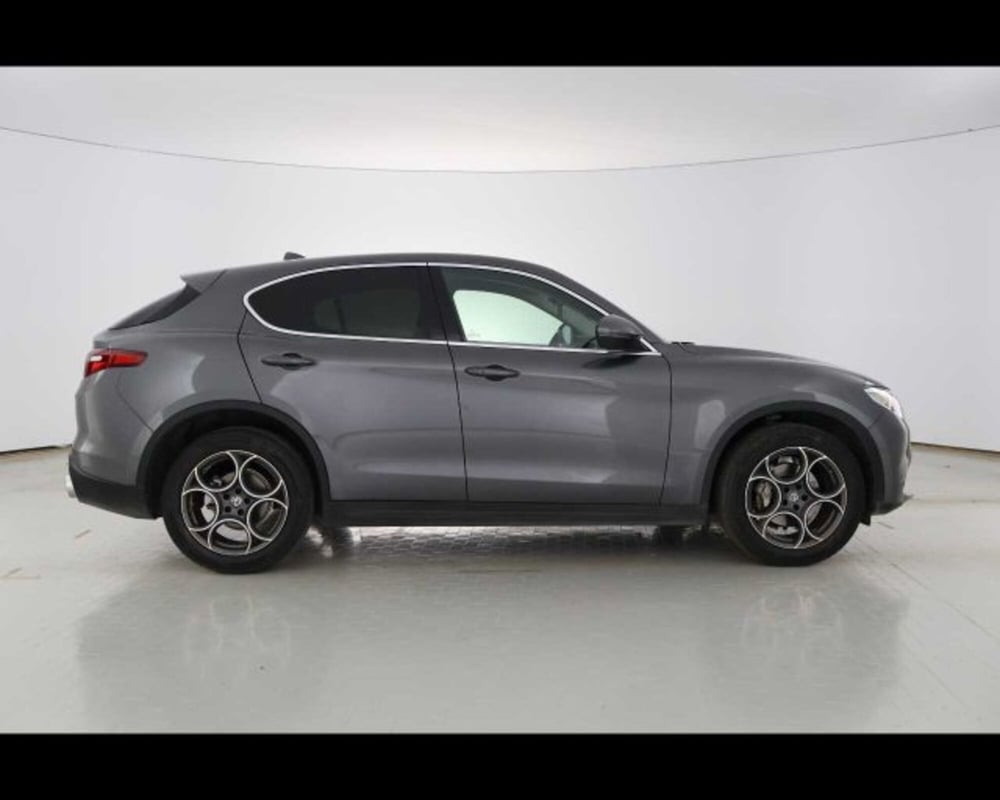 Alfa Romeo Stelvio usata a Bologna (4)