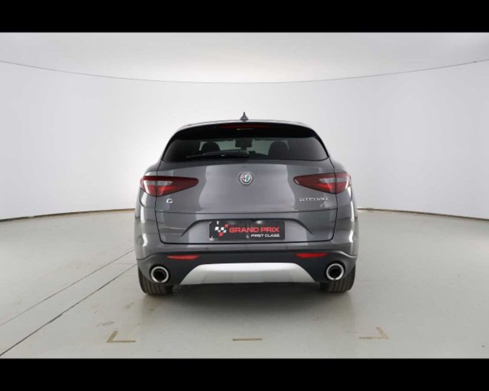 Alfa Romeo Stelvio usata a Bologna (6)