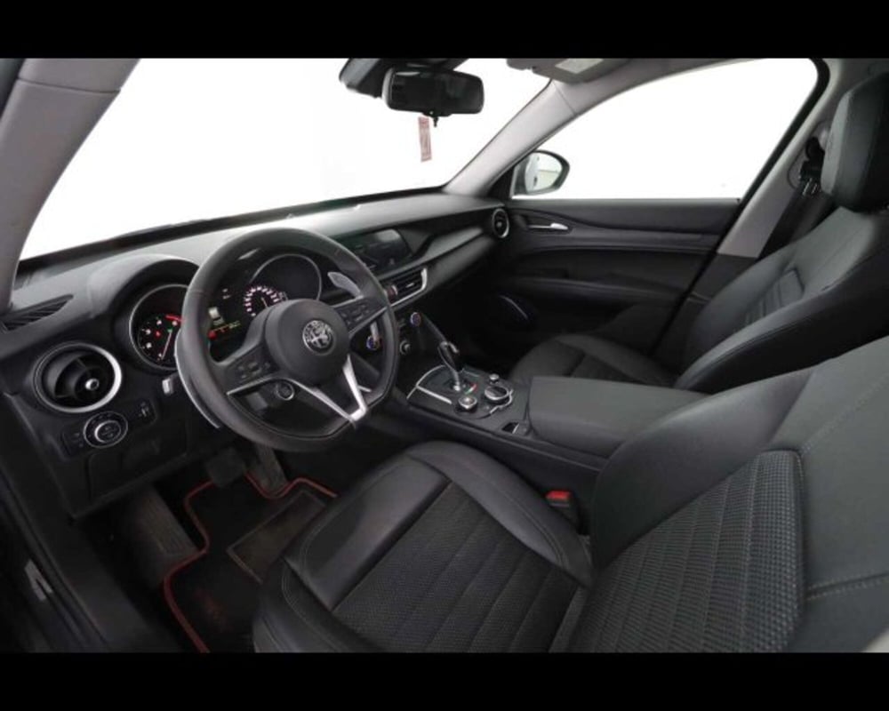 Alfa Romeo Stelvio usata a Bologna (9)