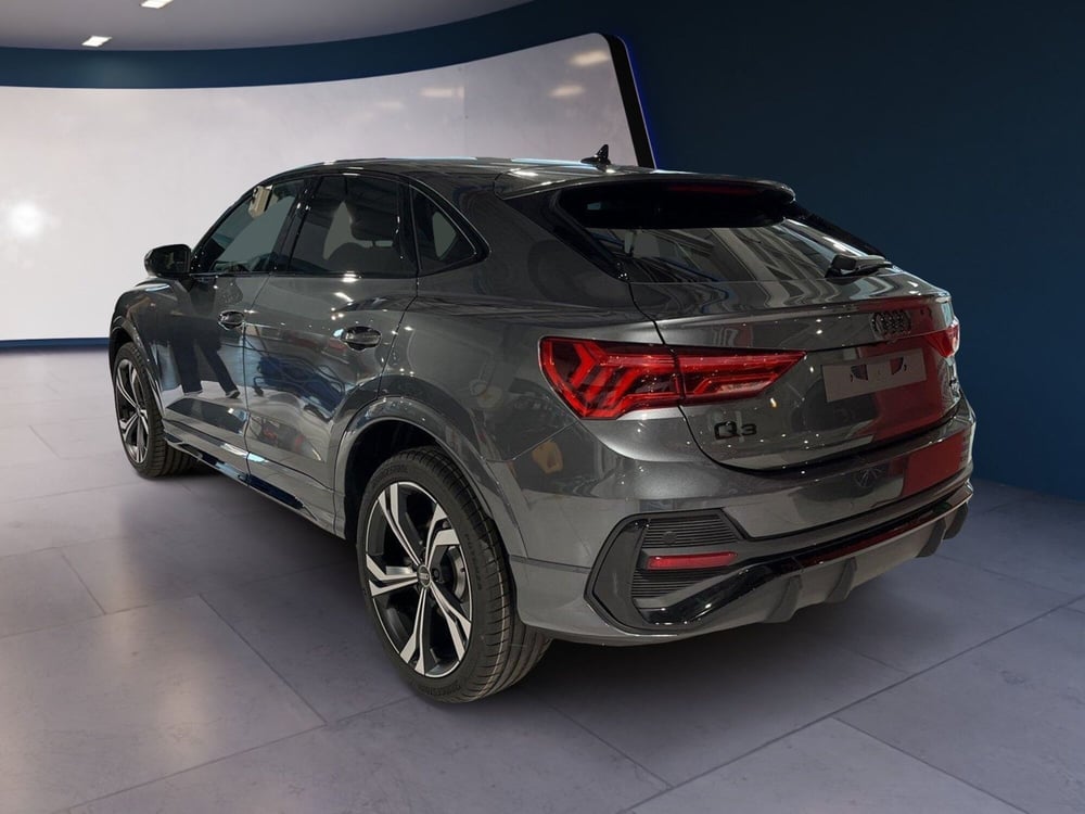Audi Q3 Sportback nuova a Torino (6)
