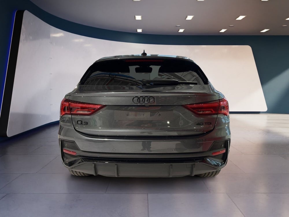 Audi Q3 Sportback nuova a Torino (7)