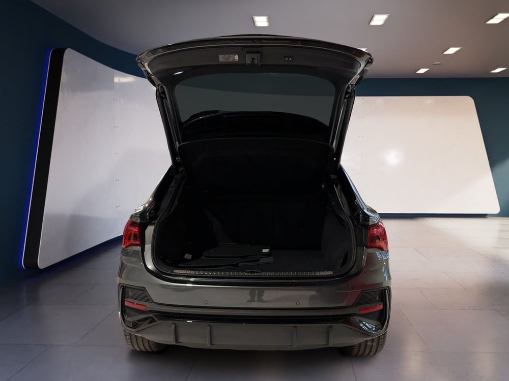 Audi Q3 Sportback nuova a Torino (8)