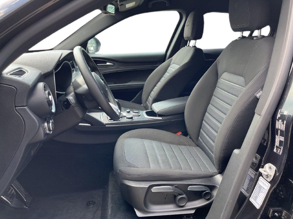 Alfa Romeo Stelvio usata a Torino (10)
