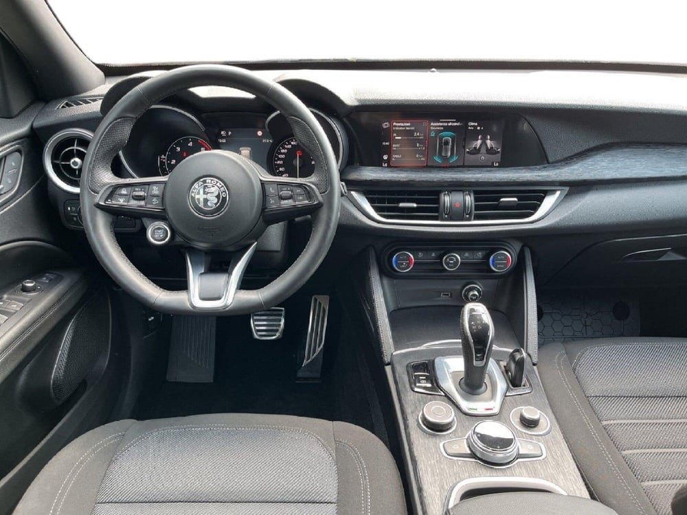 Alfa Romeo Stelvio usata a Torino (11)