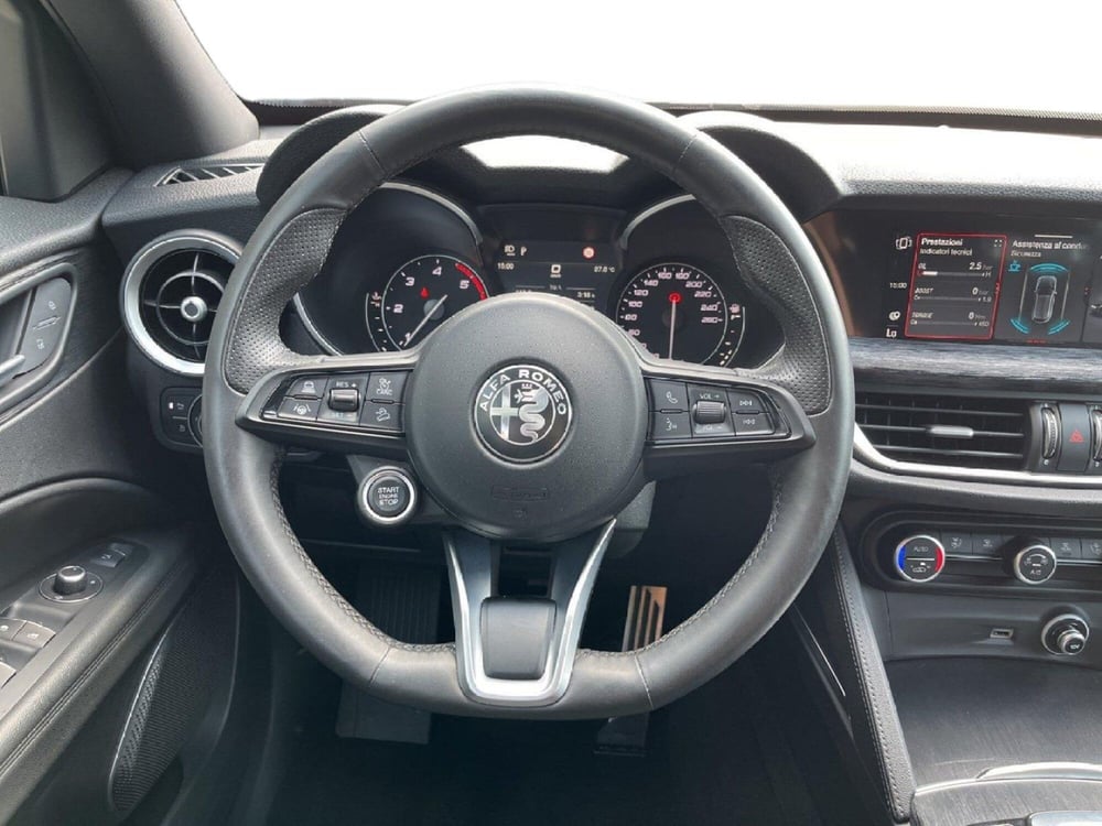 Alfa Romeo Stelvio usata a Torino (12)