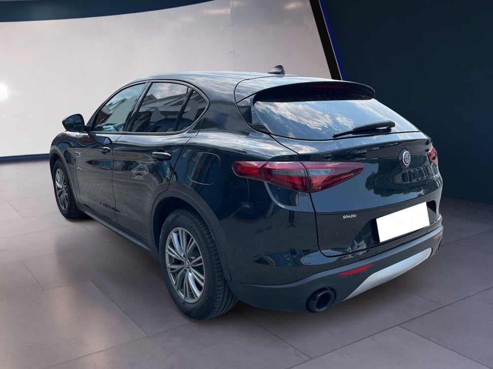 Alfa Romeo Stelvio usata a Torino (5)