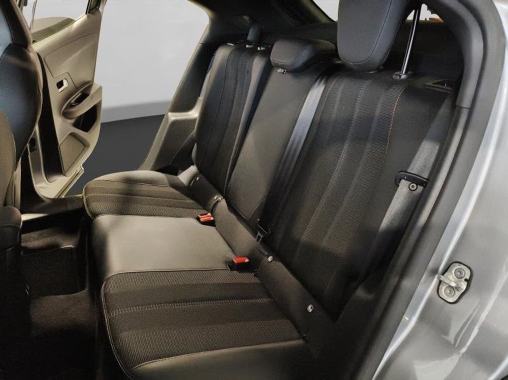 Opel Mokka usata a Genova (10)