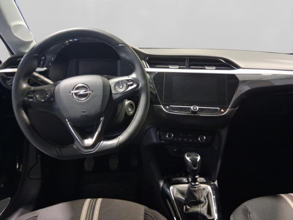 Opel Corsa usata a Genova (11)