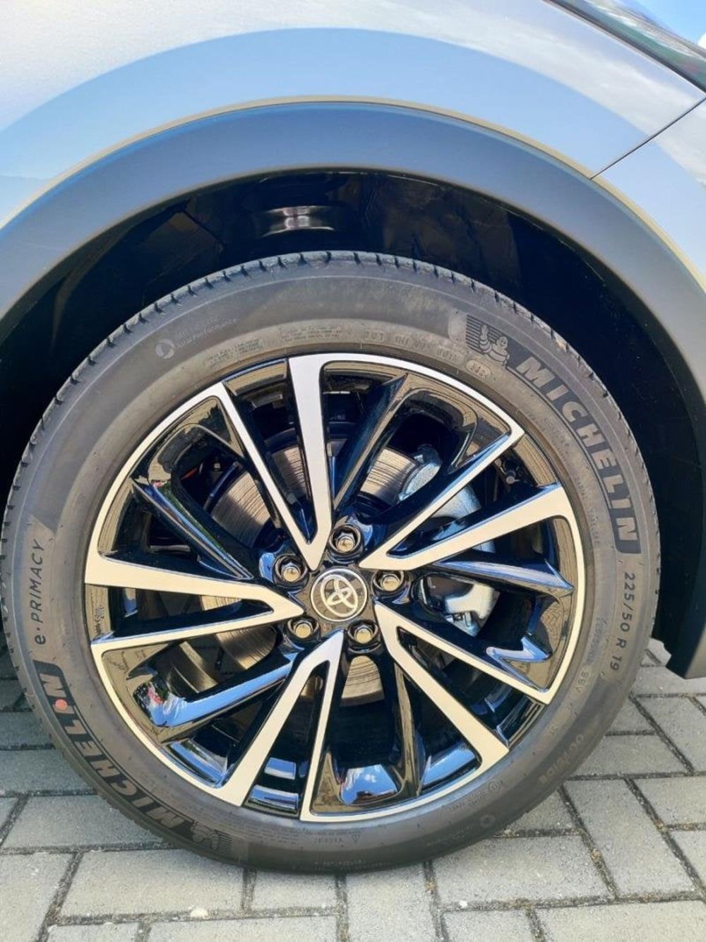Toyota Toyota C-HR nuova a Perugia (13)