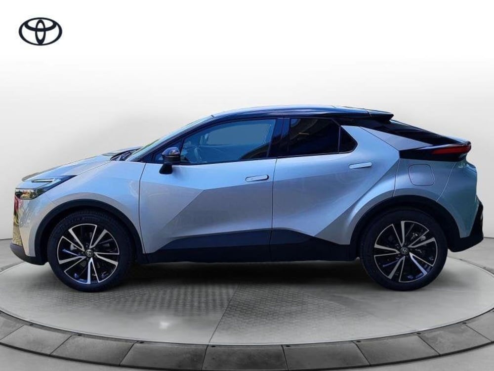 Toyota Toyota C-HR nuova a Perugia (2)