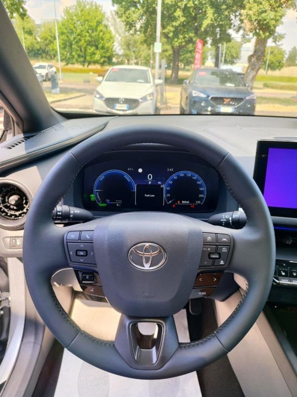 Toyota Toyota C-HR nuova a Perugia (8)