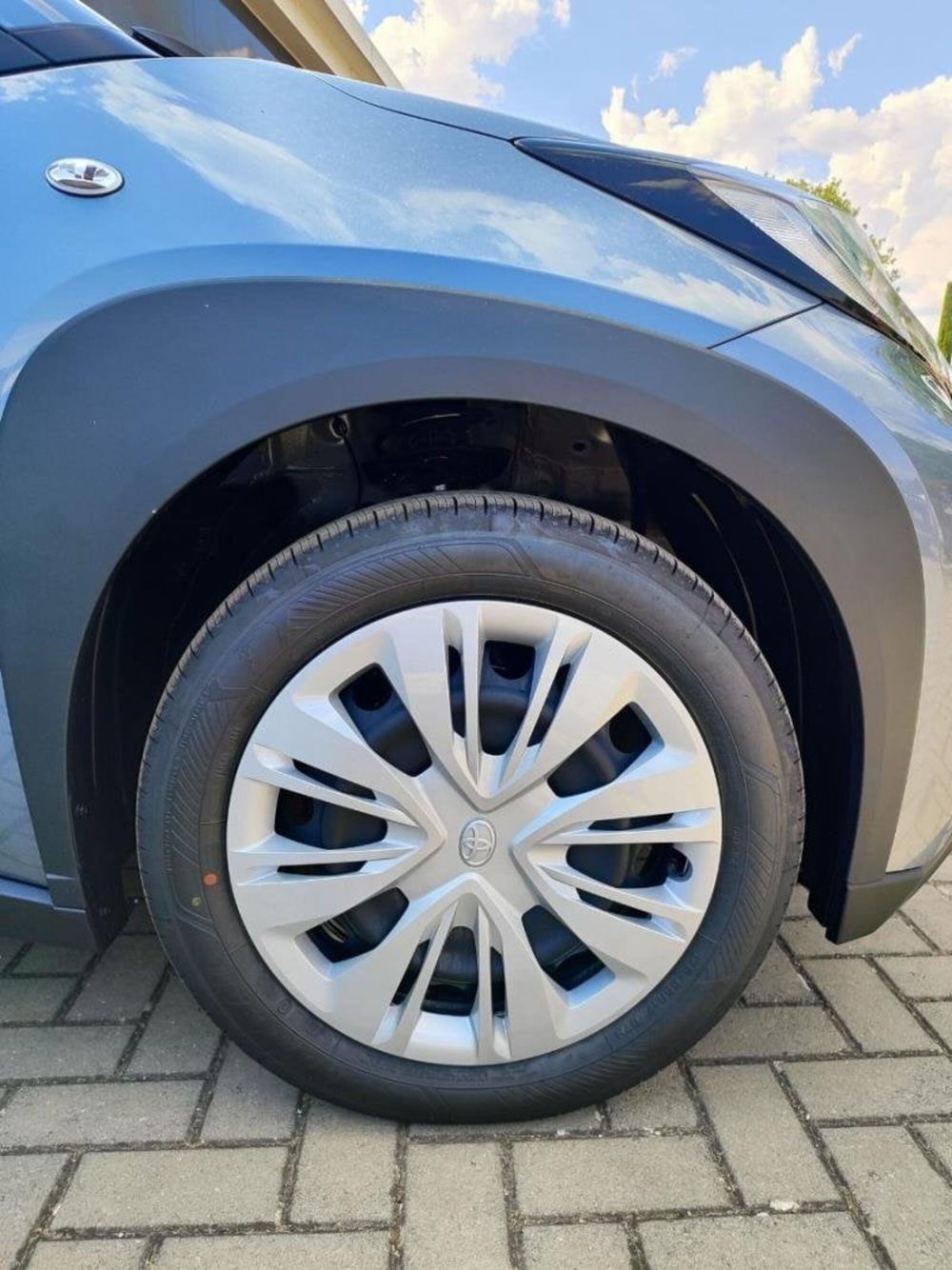 Toyota Aygo X nuova a Perugia (14)