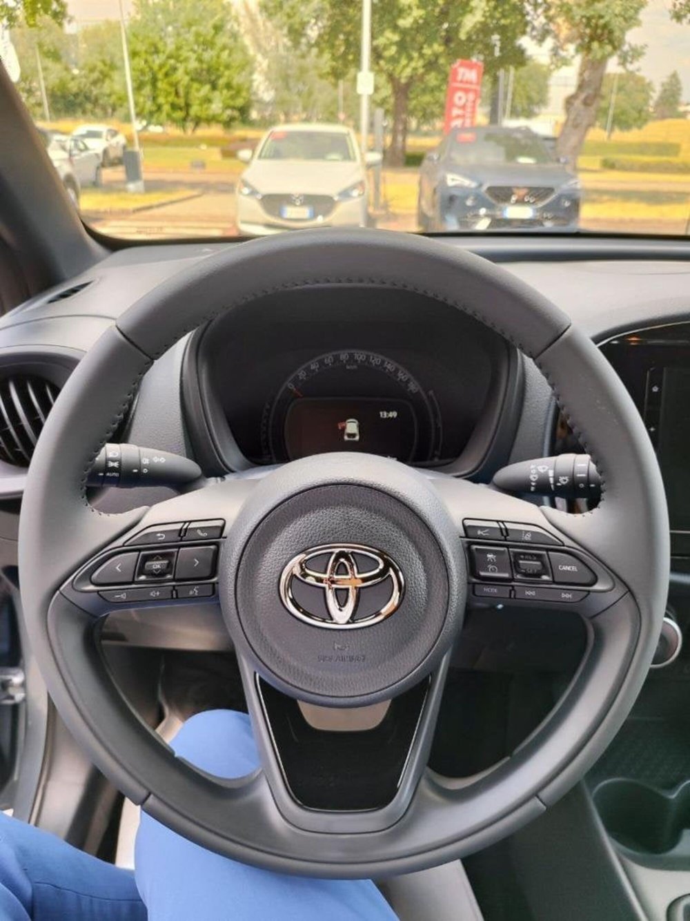 Toyota Aygo X nuova a Perugia (9)