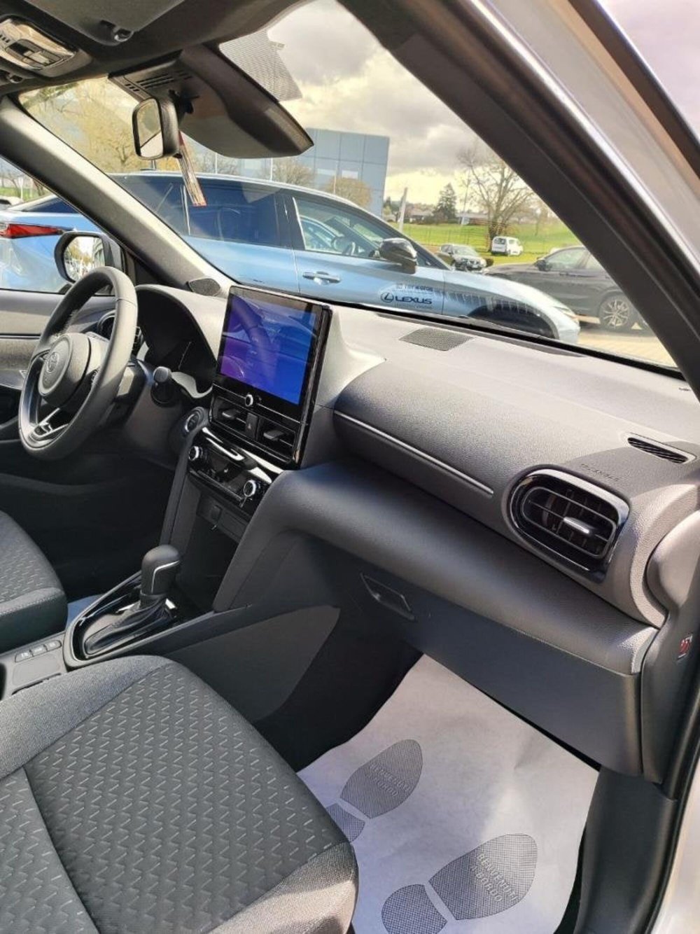 Toyota Yaris Cross nuova a Perugia (5)