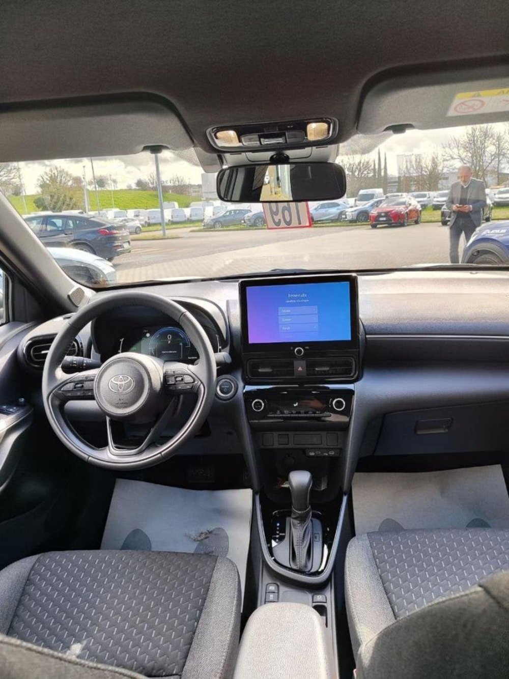 Toyota Yaris Cross nuova a Perugia (8)