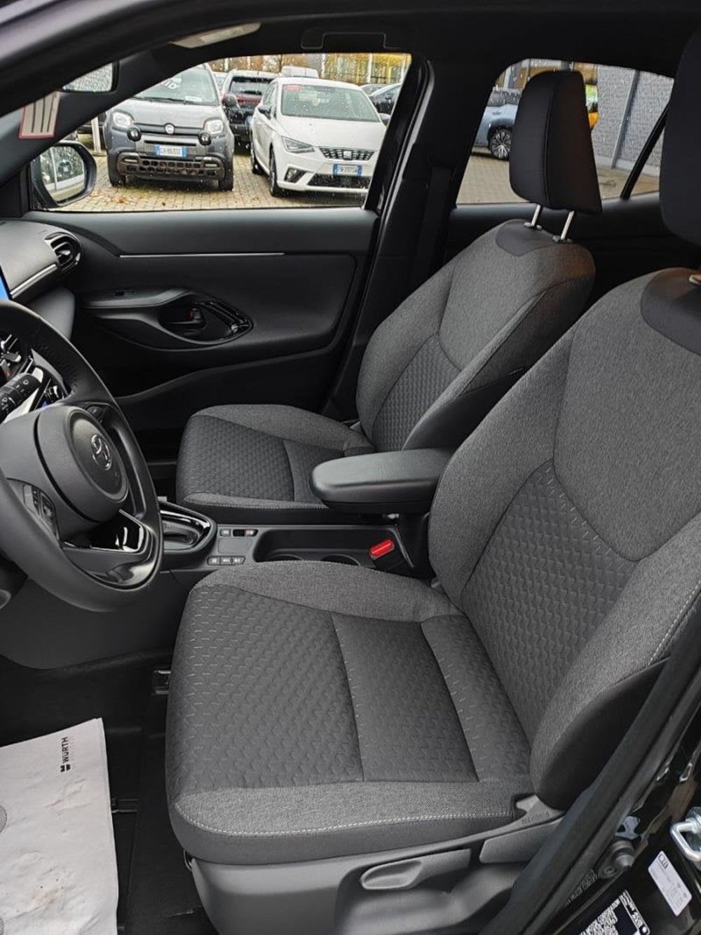 Toyota Yaris Cross nuova a Perugia (12)