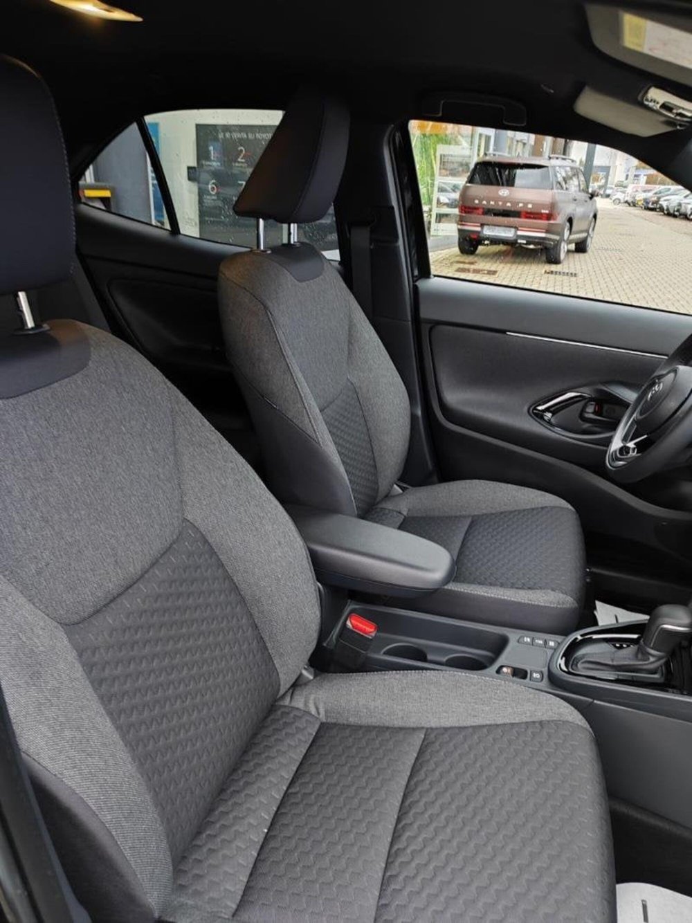 Toyota Yaris Cross nuova a Perugia (8)