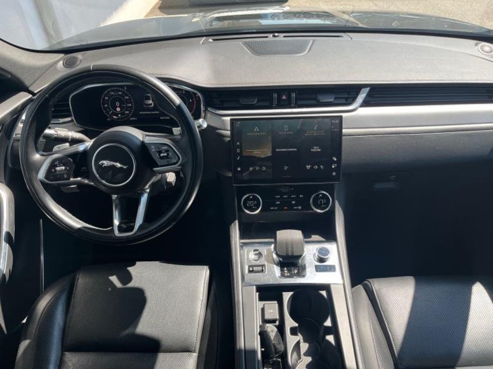 Jaguar F-Pace usata a Venezia (4)