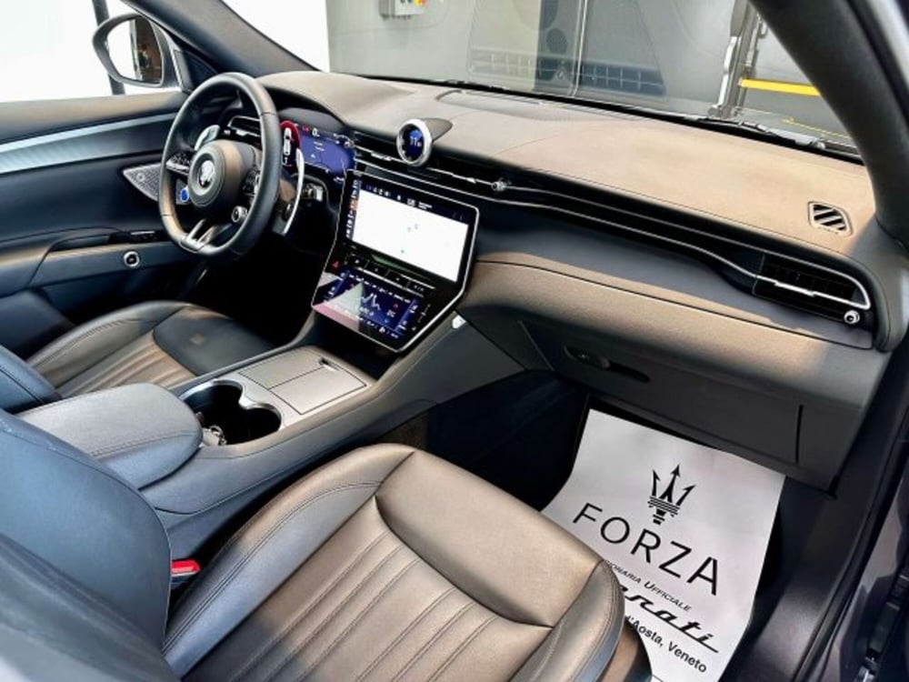 Maserati Grecale usata a Torino (12)