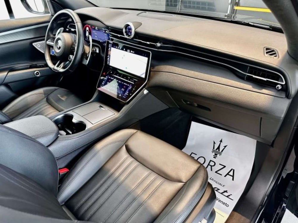 Maserati Grecale usata a Torino (12)