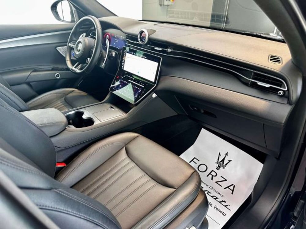 Maserati Grecale usata a Torino (12)