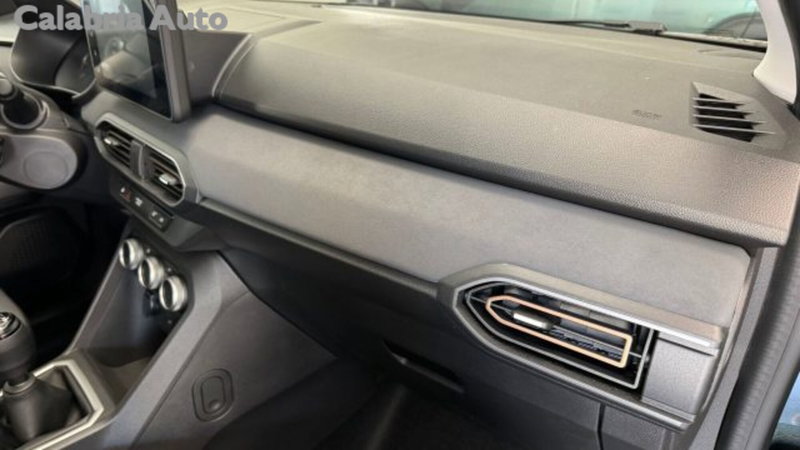 Dacia Jogger nuova a Reggio Calabria (13)