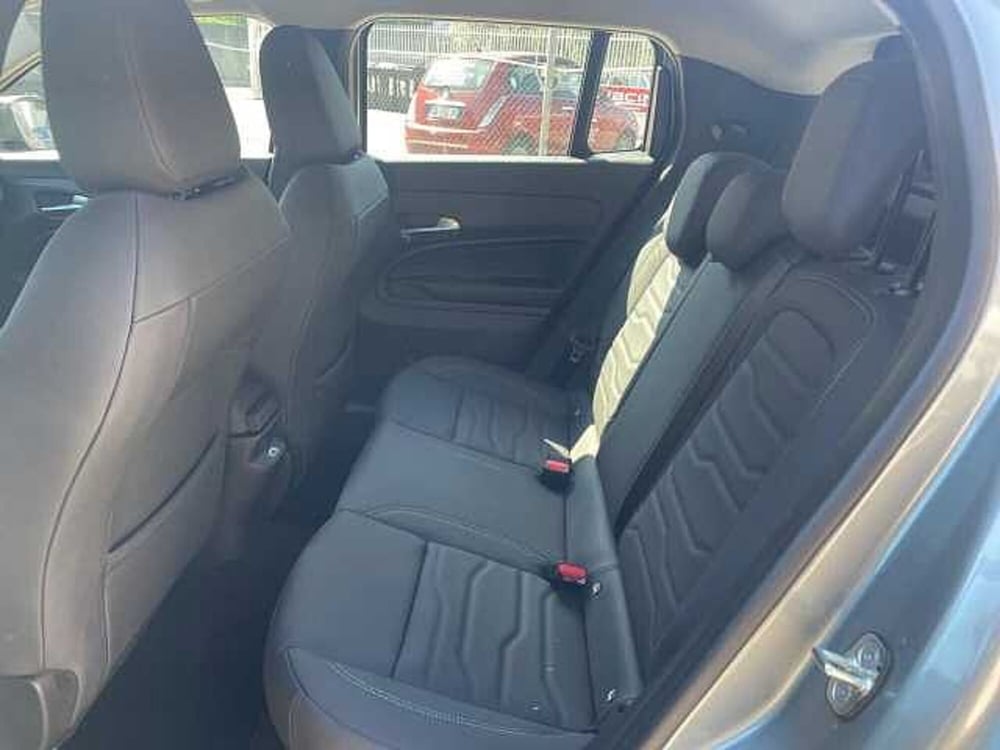 Jeep Avenger nuova a Roma (12)