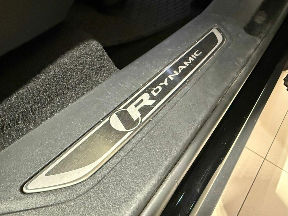 Jaguar F-Pace usata a Varese (10)