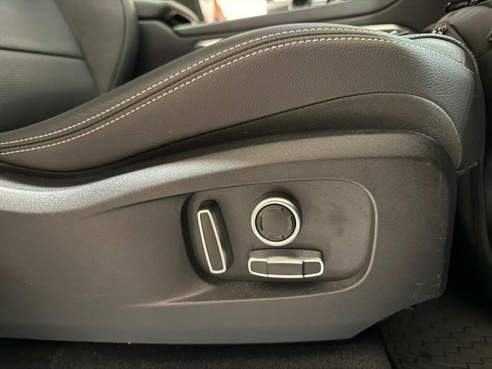Jaguar F-Pace usata a Varese (11)