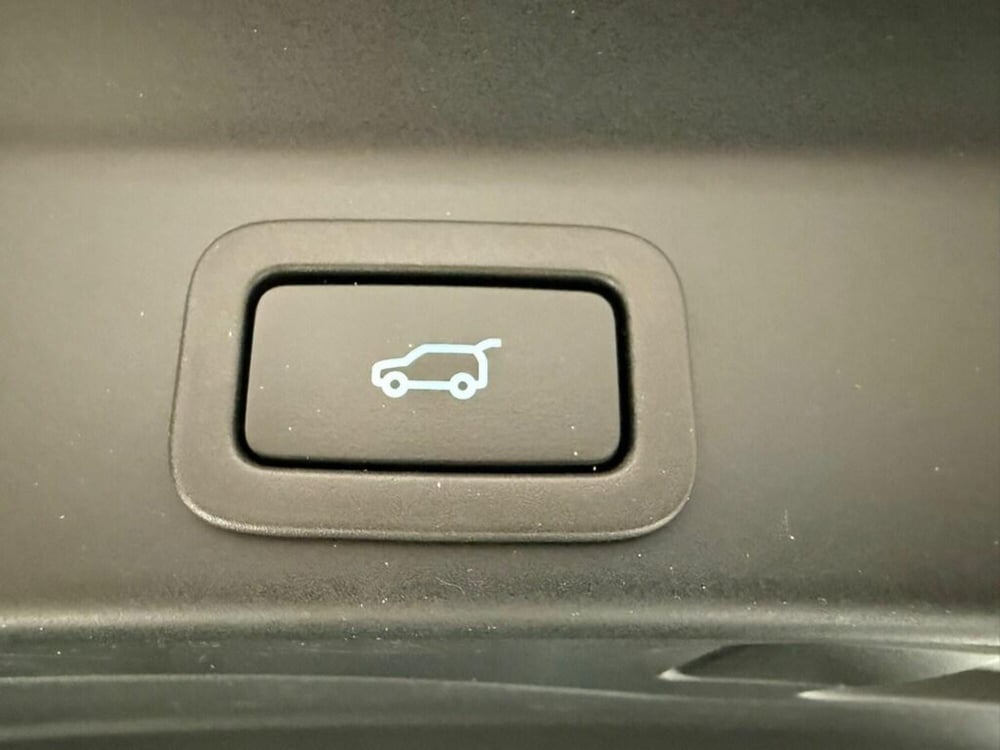 Jaguar F-Pace usata a Varese (12)