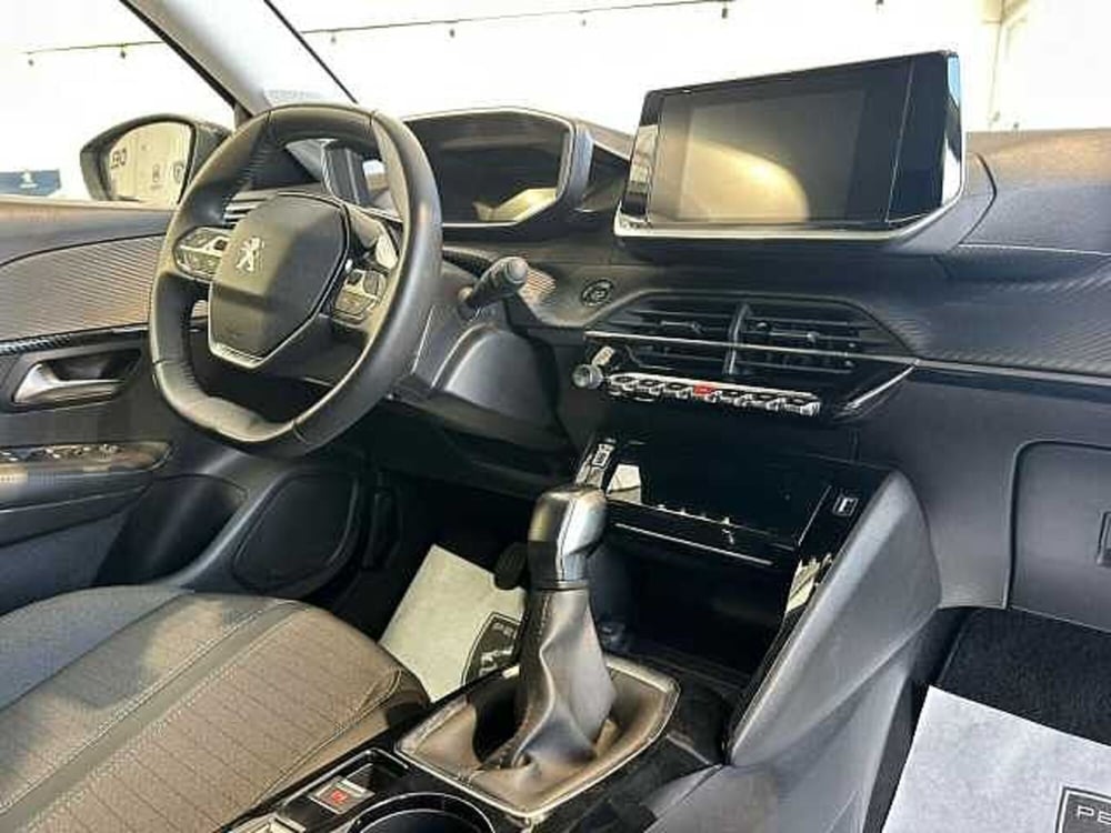 Peugeot 208 usata a Venezia (10)