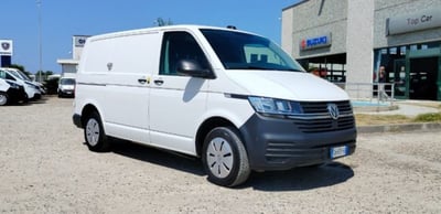 Volkswagen Veicoli Commerciali Transporter Furgone 2.0 TDI 110CV PC Kombi del 2021 usata a Oristano