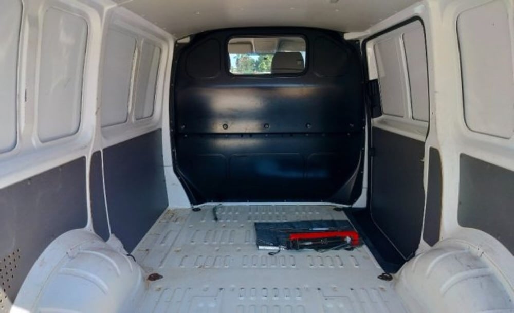 Volkswagen Veicoli Commerciali Transporter Furgone usata a Oristano (18)