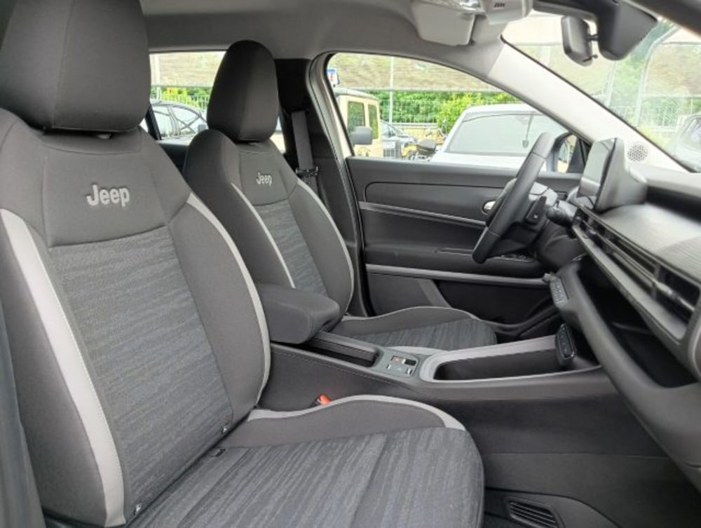 Jeep Avenger nuova a Brescia (15)