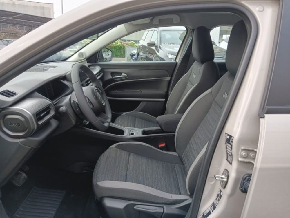 Jeep Avenger nuova a Brescia (9)