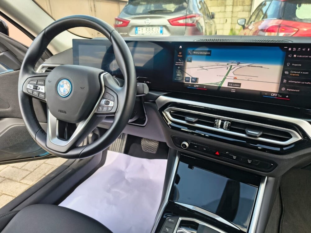 BMW i4 usata a Firenze (13)