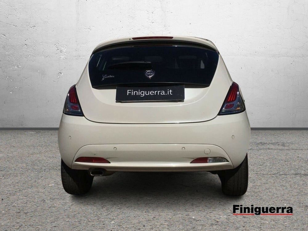 Lancia Ypsilon usata a Lecco (3)