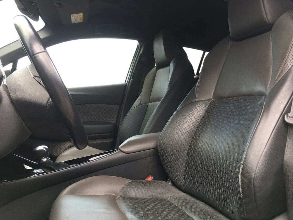 Toyota Toyota C-HR usata a Lecco (11)
