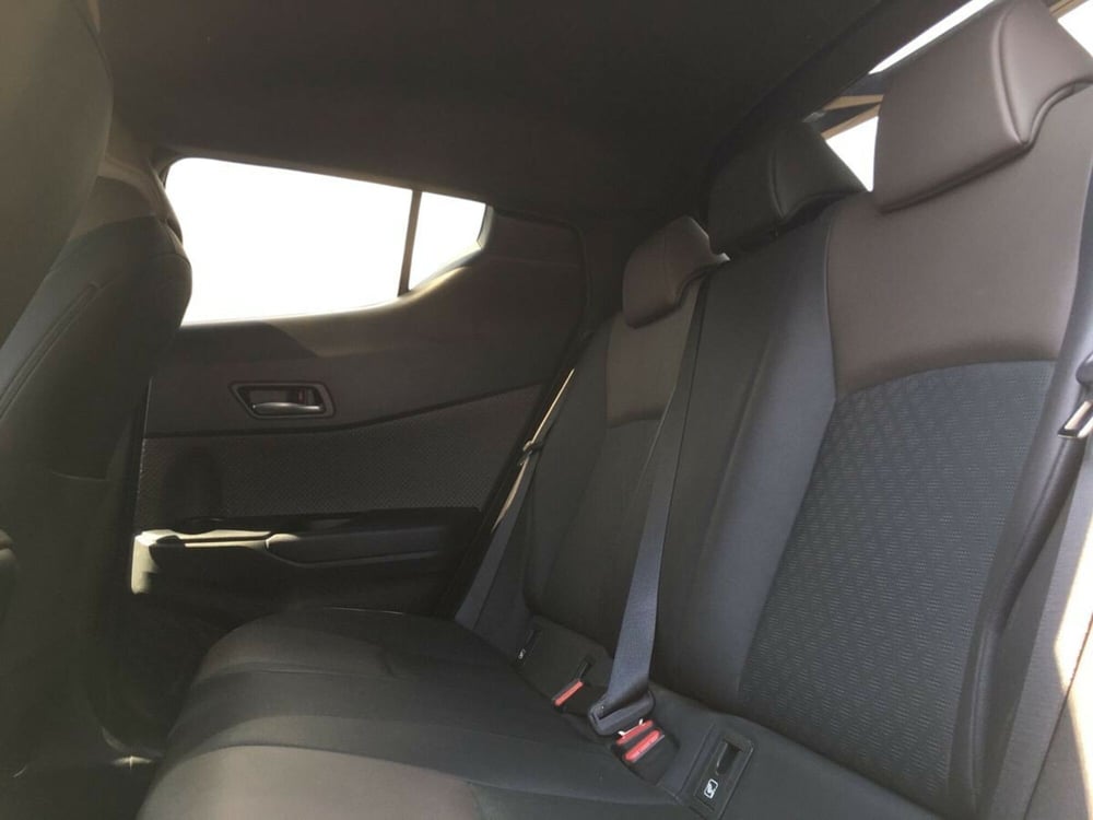 Toyota Toyota C-HR usata a Lecco (12)