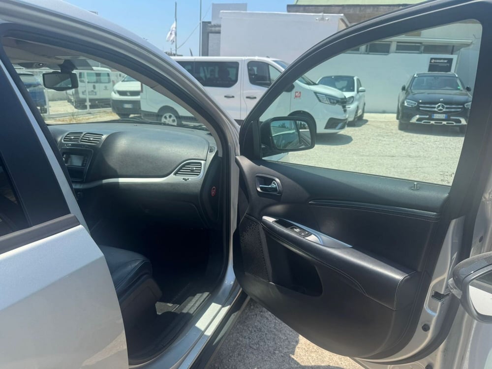 Fiat Freemont usata a Salerno (18)
