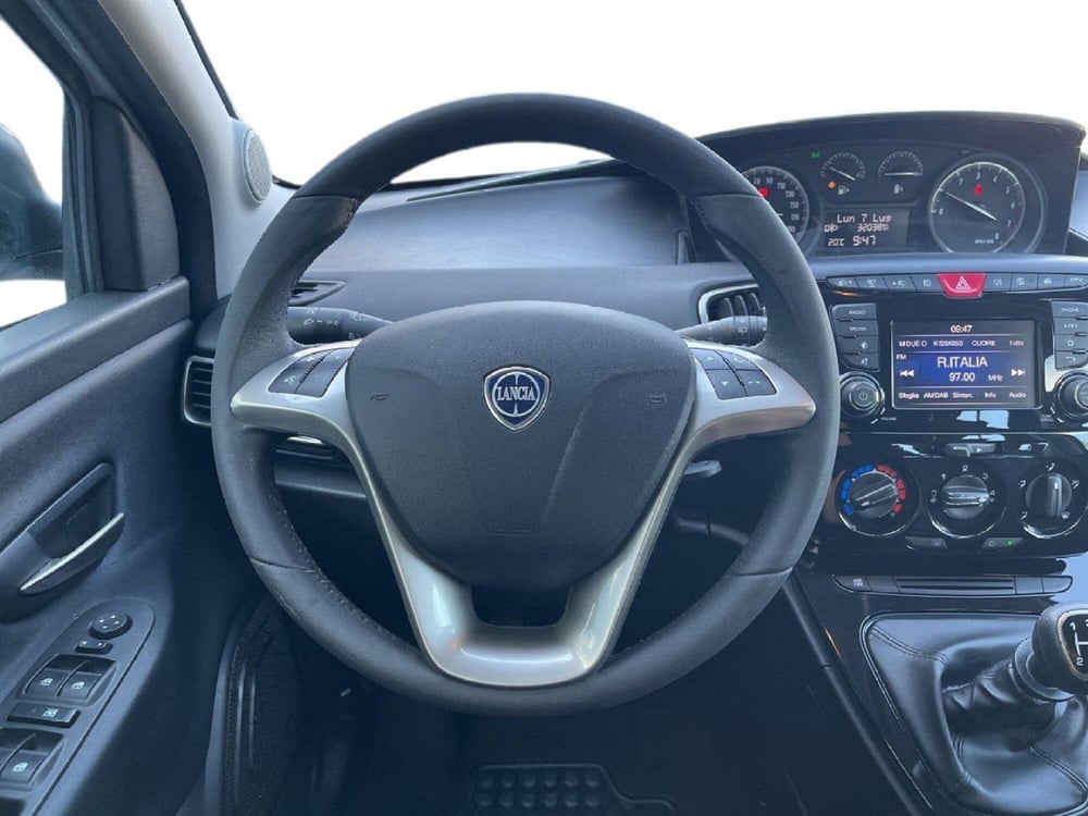 Lancia Ypsilon usata a Torino (11)