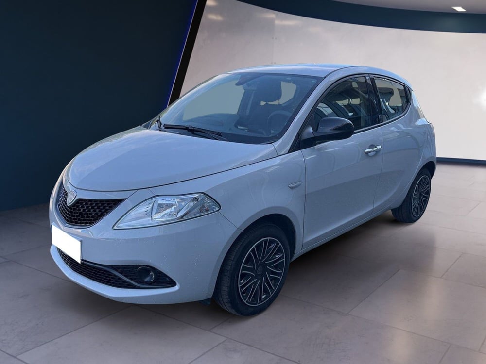 Lancia Ypsilon usata a Torino (2)