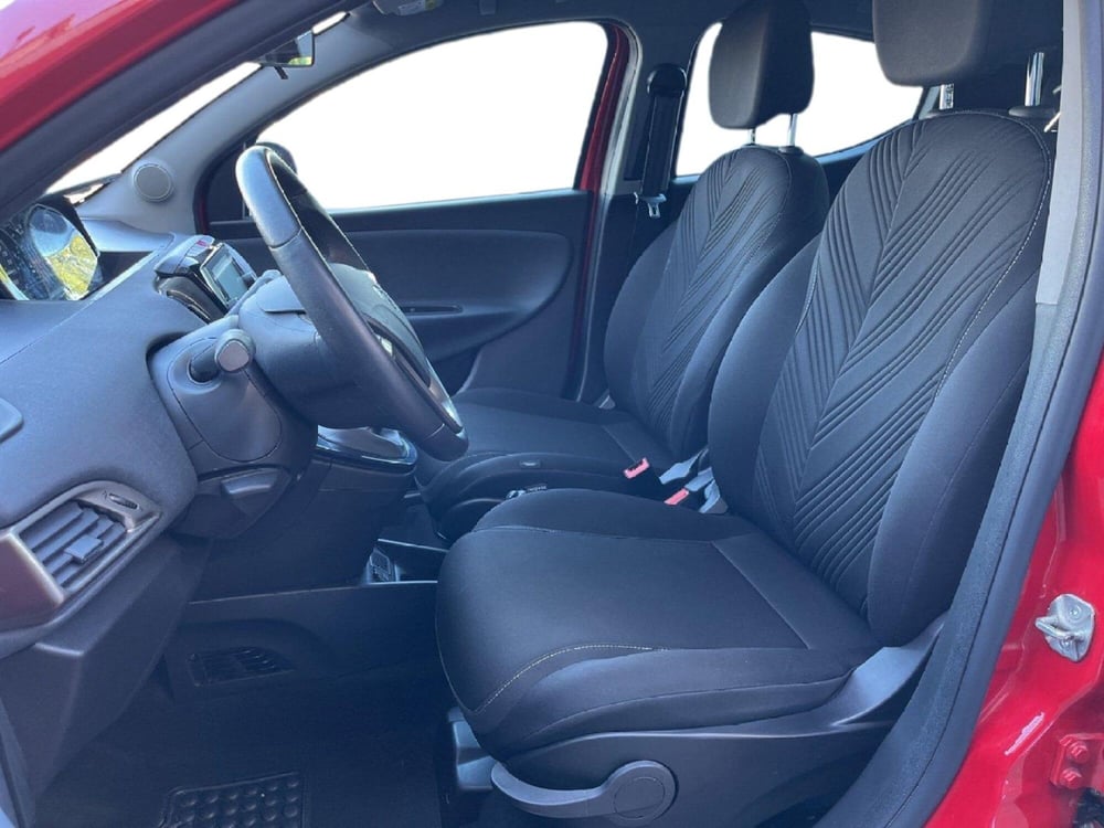 Lancia Ypsilon usata a Torino (10)