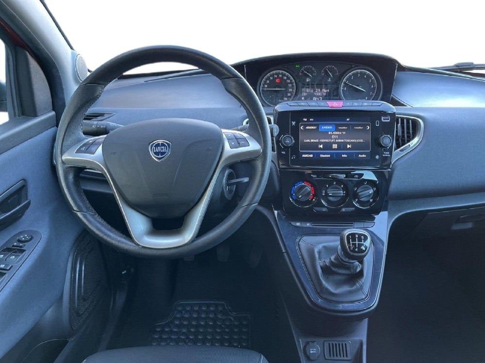 Lancia Ypsilon usata a Torino (11)
