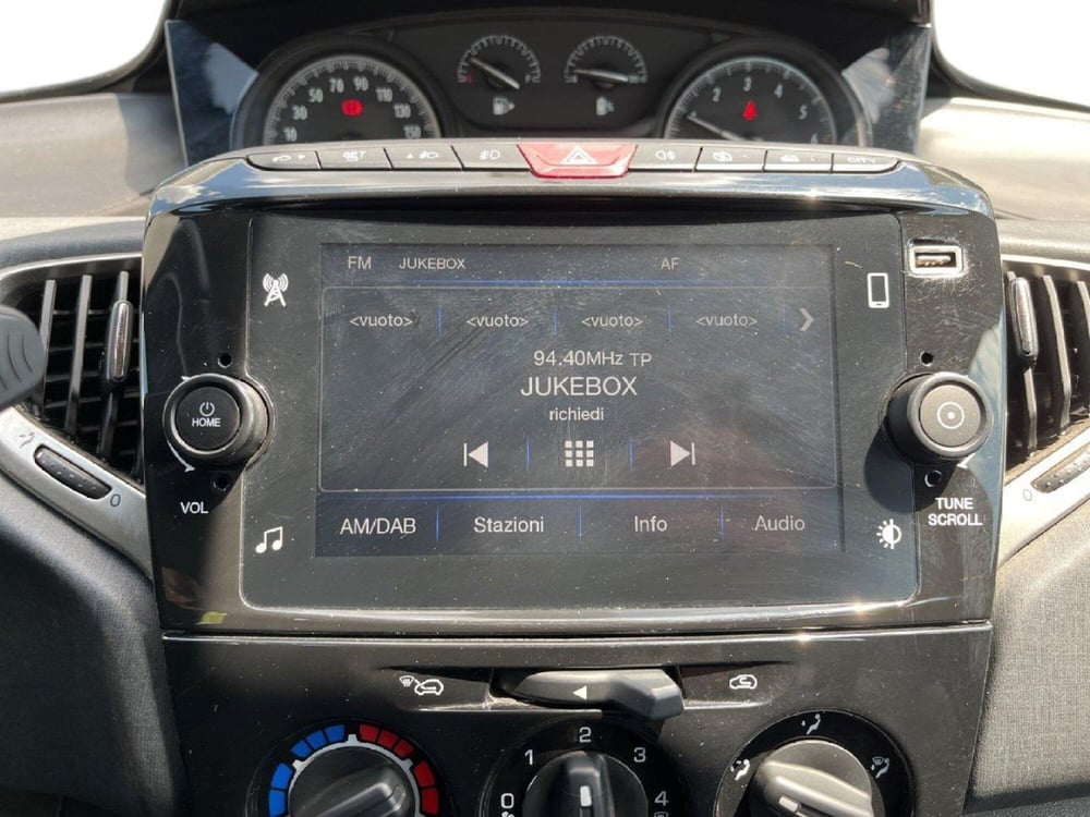 Lancia Ypsilon usata a Torino (14)