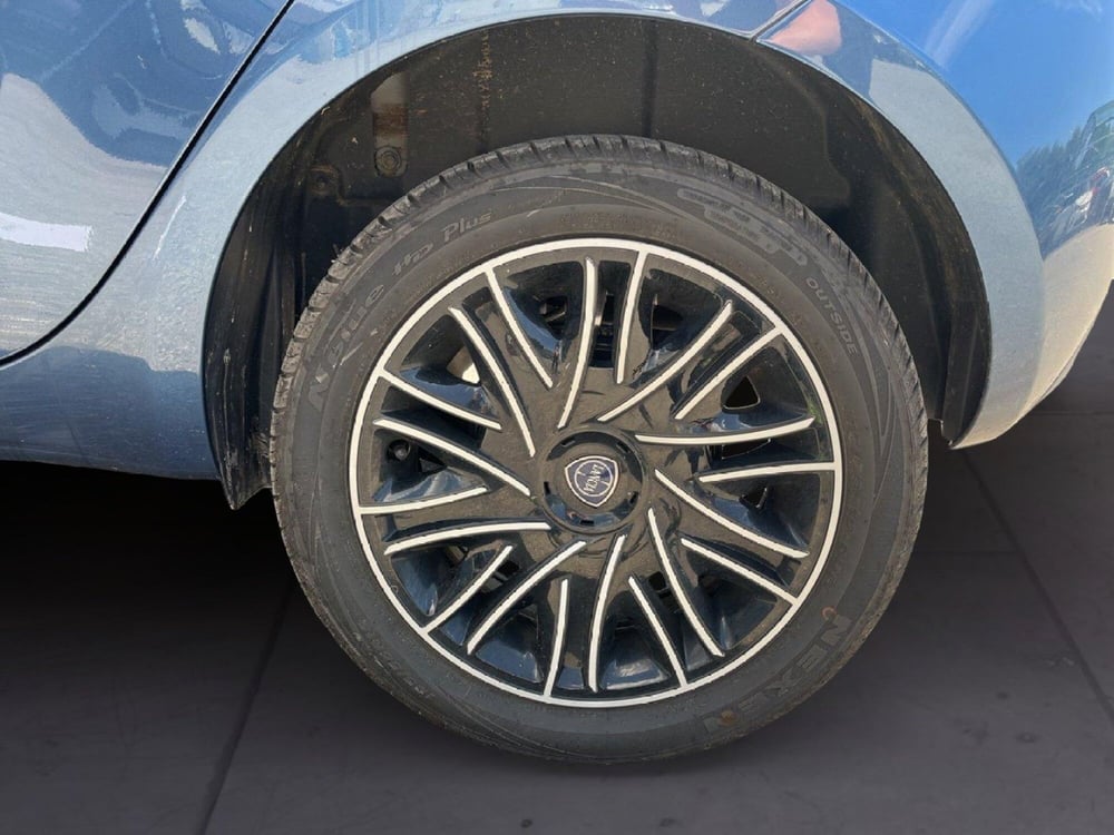 Lancia Ypsilon usata a Torino (8)