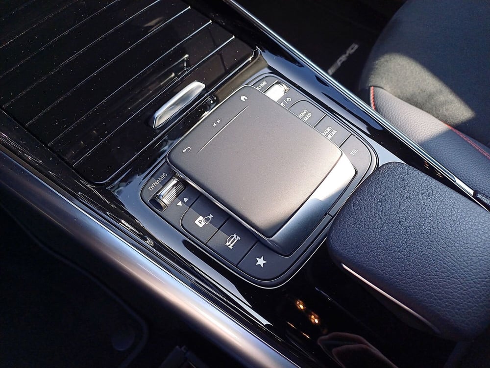 Mercedes-Benz GLA SUV usata  (9)