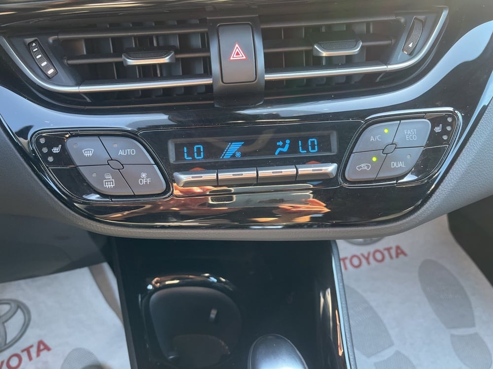 Toyota Toyota C-HR usata a Ragusa (15)