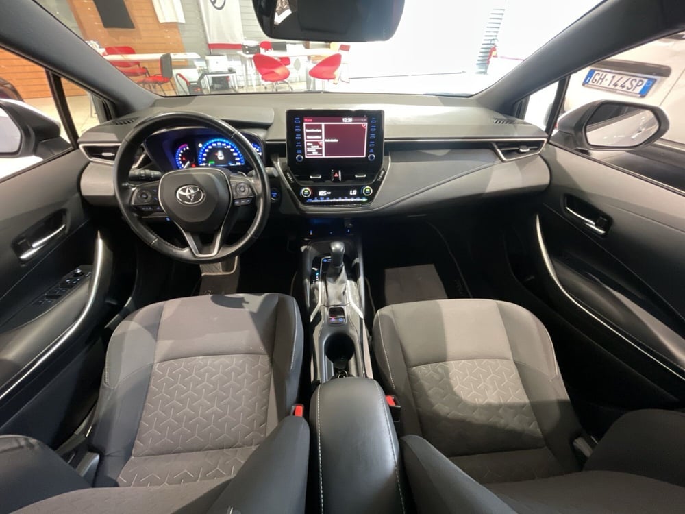 Toyota Corolla Touring Sports usata a Catania (11)